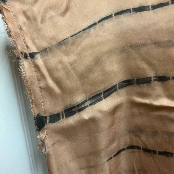 Cali Dreaming Women’s Short Sleeve Silky Raw Edges Top - Picture 4 of 10